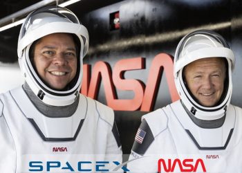 स्पेसएक्सच्या यानातून नासाचे दोन अंतराळवीर काही क्षणात स्पेस स्टेशनमध्ये!