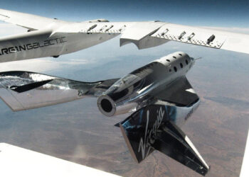 रिचर्ड ब्रॅन्सन यांचा अवकाश प्रवास यशस्वी : आता अवकाश पर्यटन शक्य!