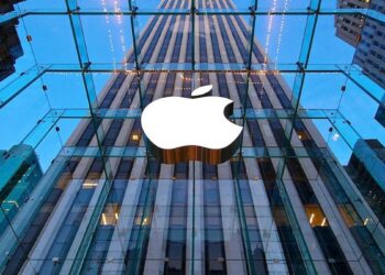 Apple Stops Products Russia