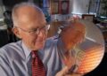 इंटेलचे सहसंस्थापक गॉर्डन मूर यांचं निधन : Moore’s Law चे निर्माते